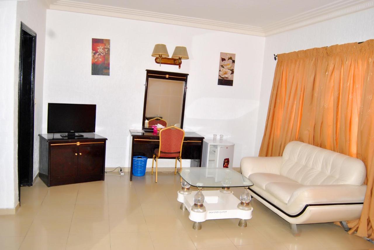 Riviera Hotel Benin Cotonou Exterior foto